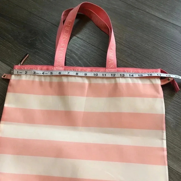 Victoria's Secret Pink White Striped Insulated Cooler Tote Bag Zipper Reusable - Picture 8 of 9